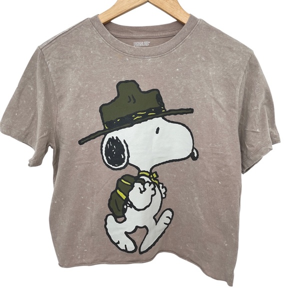 Peanuts Tops - NWOT Peanuts Ranger Snoopy Cropped T-Shirt Women's Small